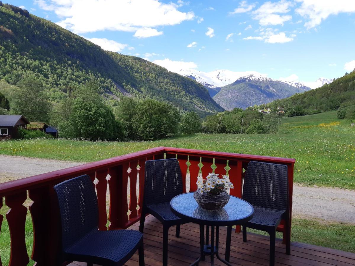 Eidsdal Camping og Feriehus Bagian luar foto