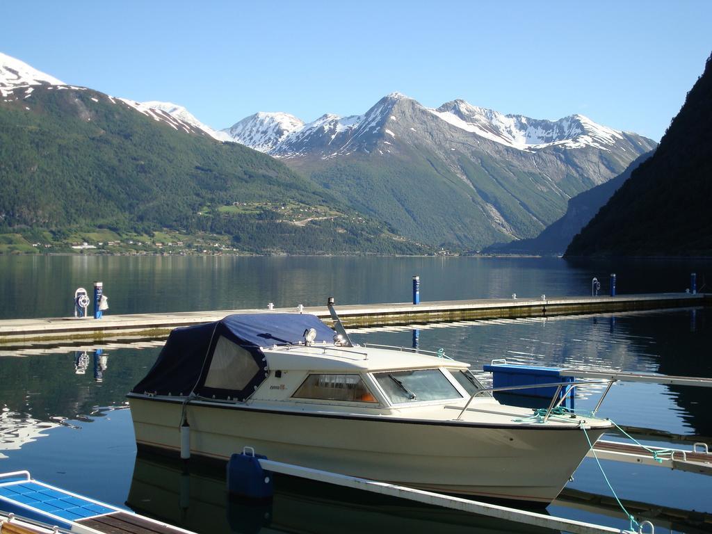 Eidsdal Camping og Feriehus Bagian luar foto